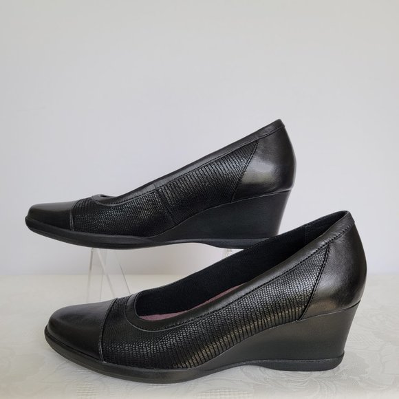 CLARKS Artisan Neala Moon Slip-On Wedge Pumps- Black color- Women's Size 9M - Picture 10 of 12